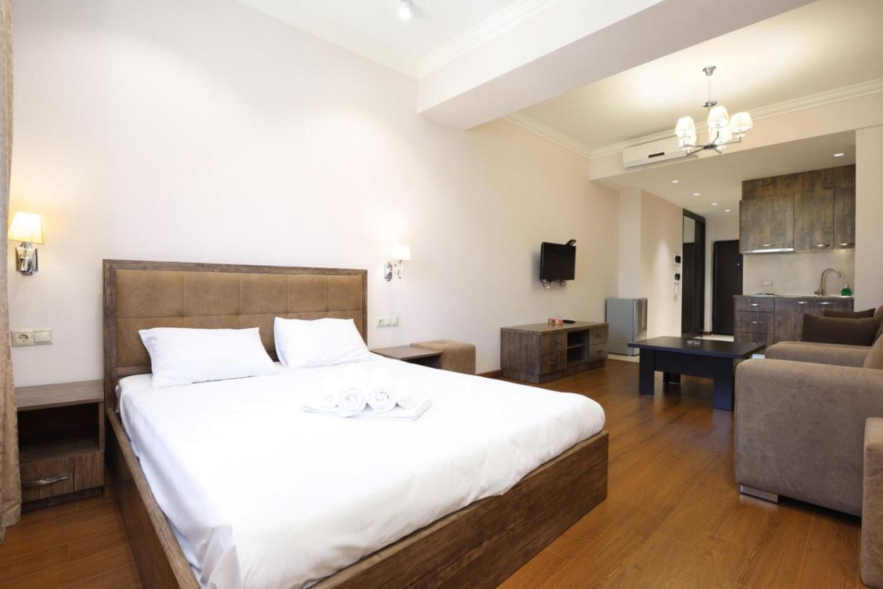 Stay Inn-Apartments On Buzand 17 耶烈万 外观 照片