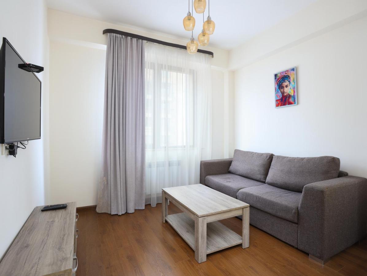 Stay Inn-Apartments On Buzand 17 耶烈万 外观 照片