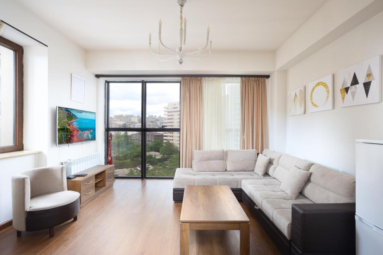 Stay Inn-Apartments On Buzand 17 耶烈万 外观 照片